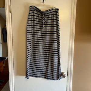Striped Navy and Gray Long Seven7 Medium drawstring skirt with slit up side